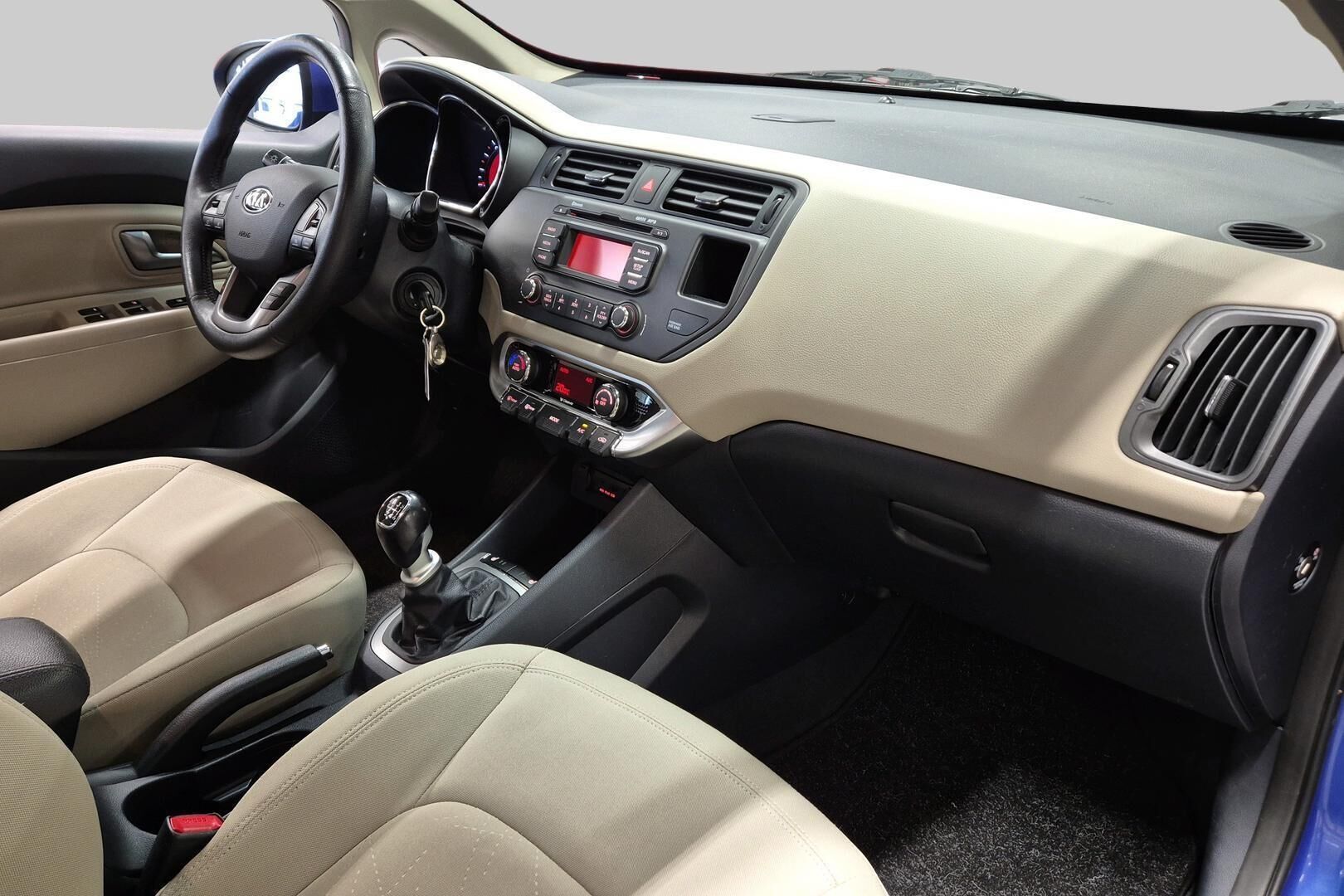 Kia Rio iso kuva 5