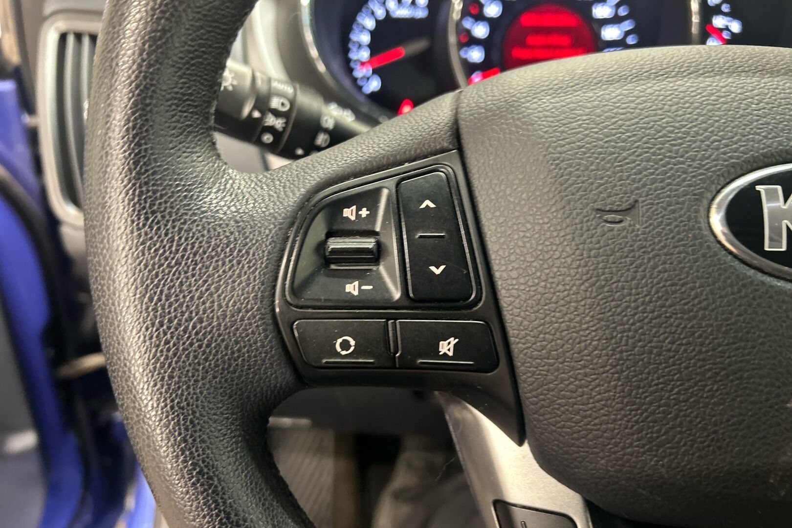 Kia Rio iso kuva 12
