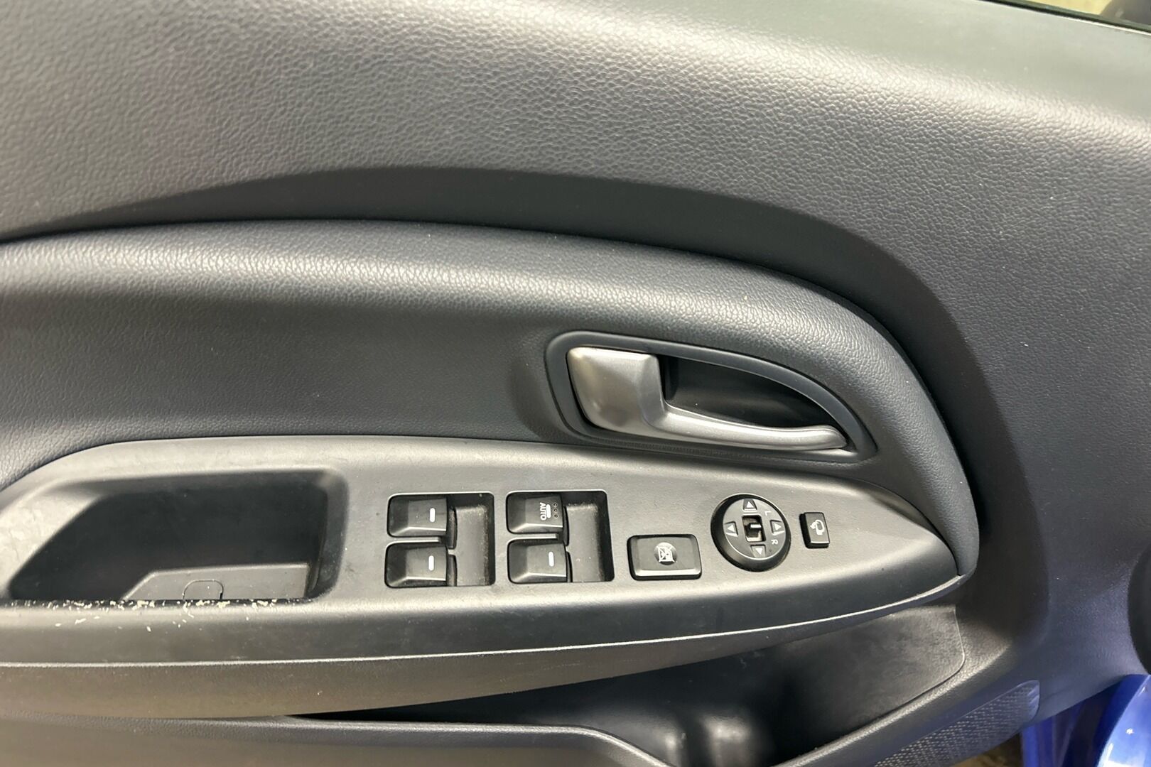 Kia Rio iso kuva 18
