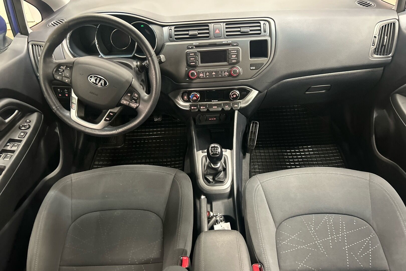 Kia Rio iso kuva 6