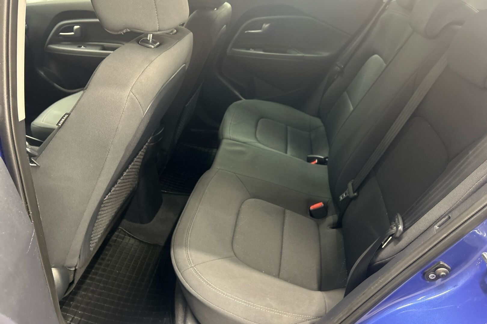 Kia Rio iso kuva 8