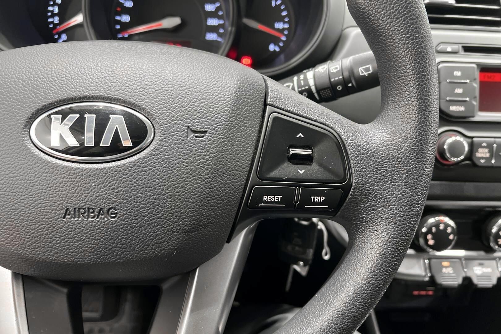 Kia Rio iso kuva 16