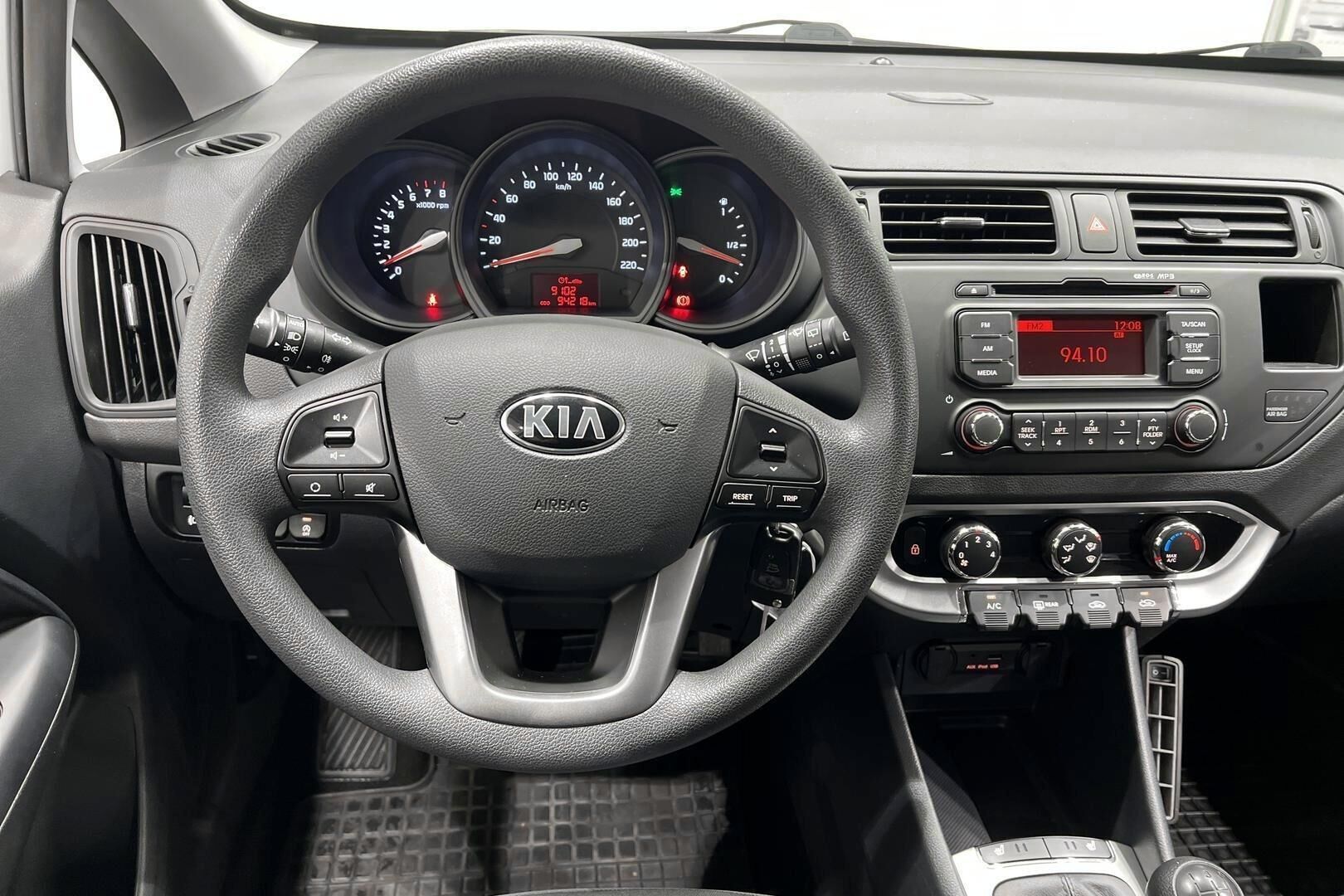 Kia Rio iso kuva 19