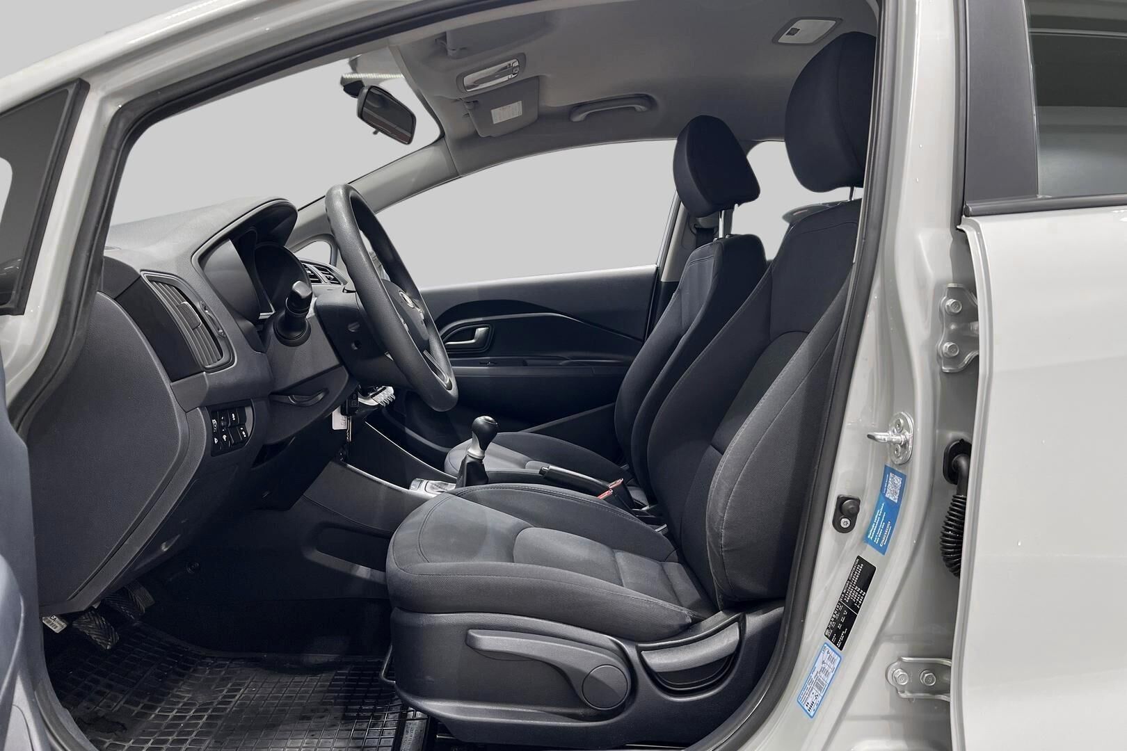 Kia Rio iso kuva 8