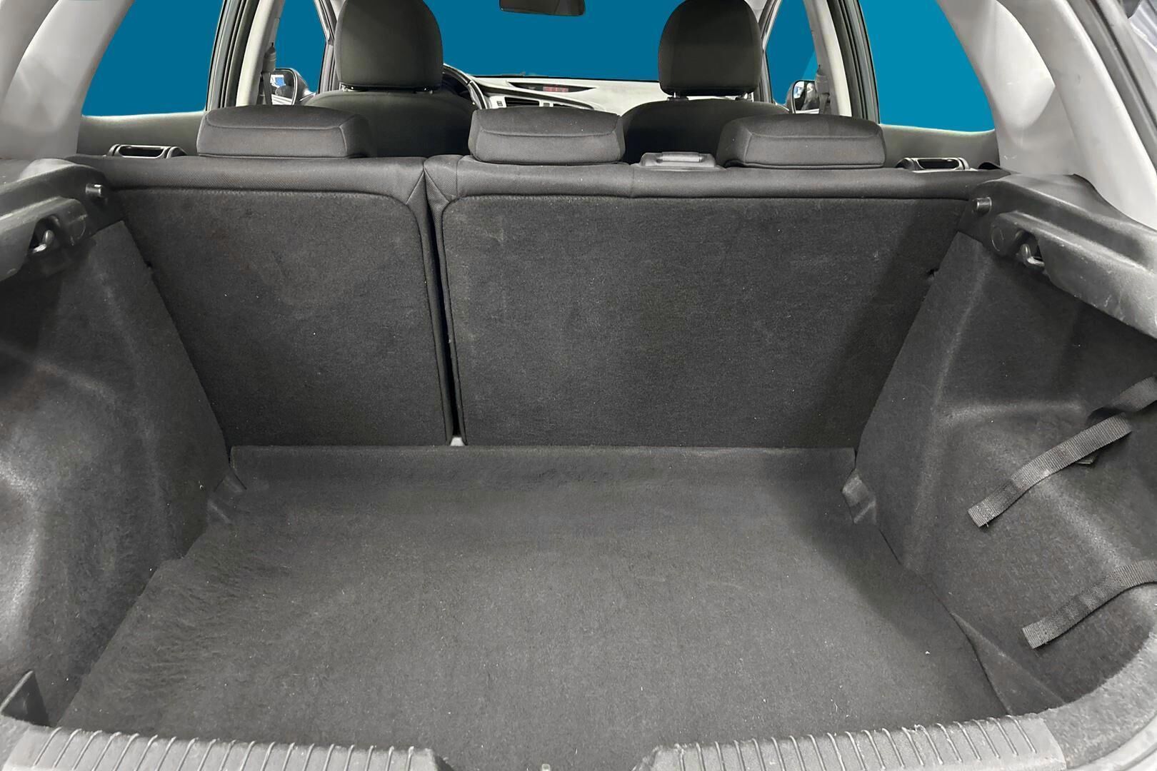 Kia cee'd iso kuva 11