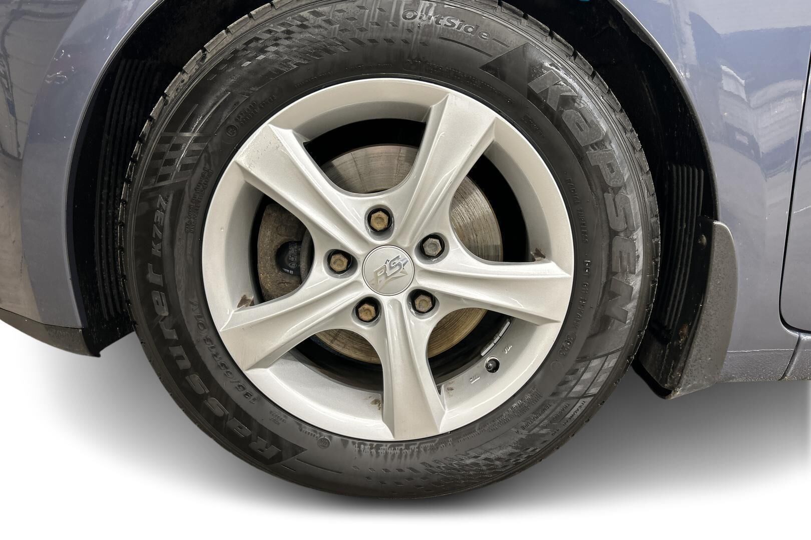 Kia cee'd iso kuva 12