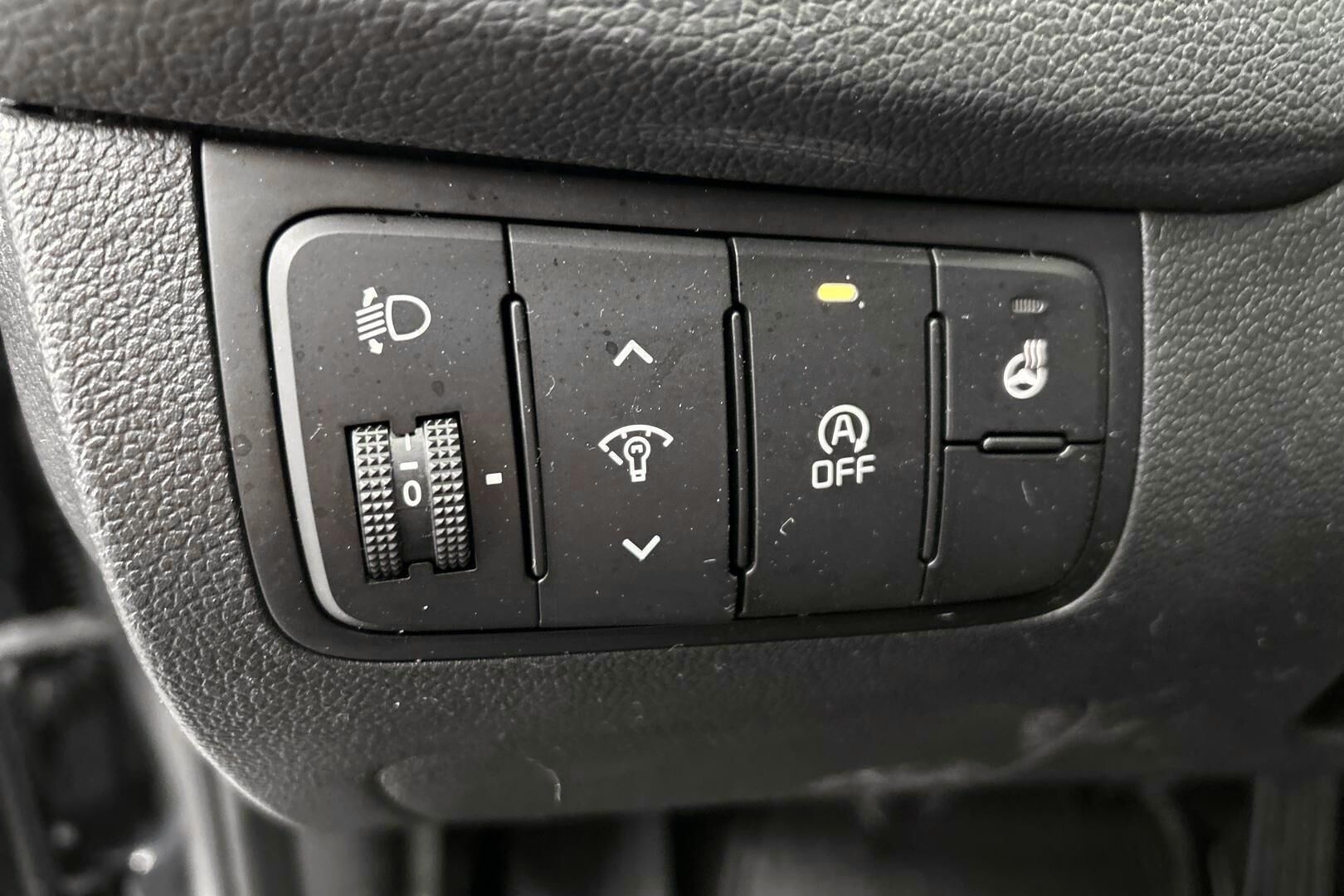 Kia cee'd iso kuva 14