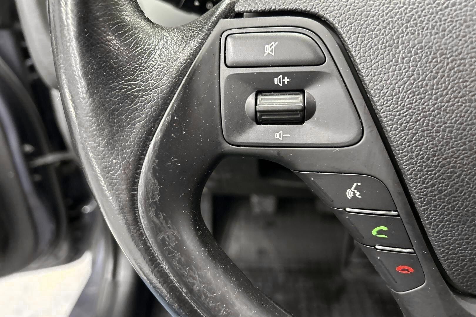 Kia cee'd iso kuva 15