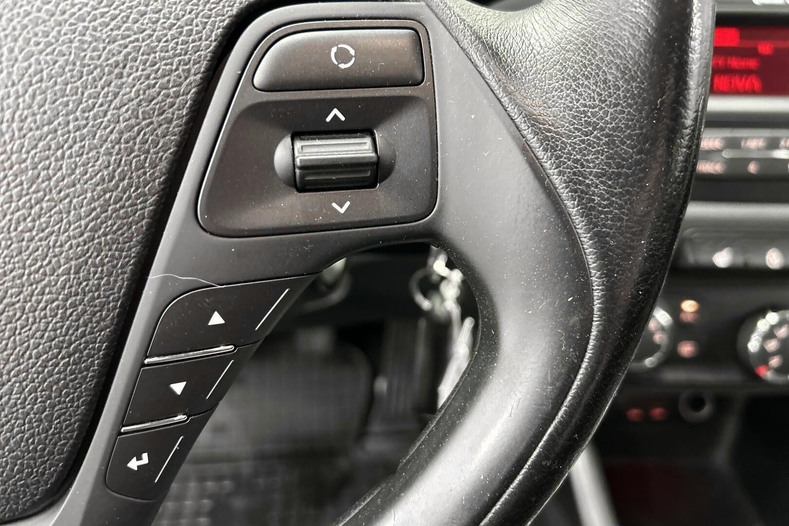 Kia cee'd iso kuva 16