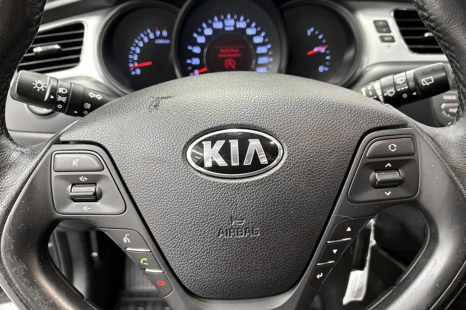 Kia cee'd iso kuva 18