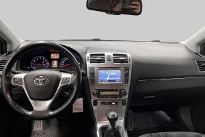 Toyota Avensis esikatselu 11