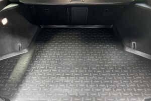 Toyota Avensis esikatselu 12