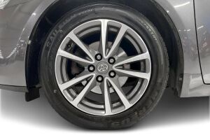 Toyota Avensis esikatselu 13