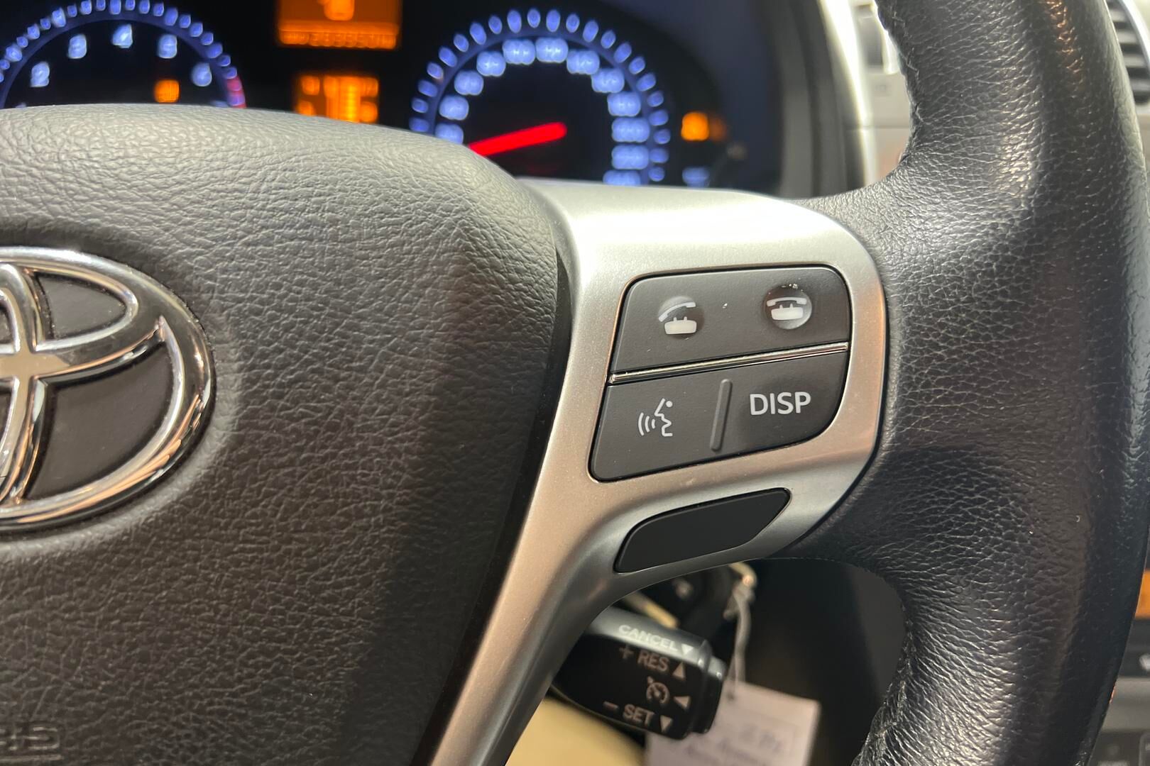 Toyota Avensis iso kuva 16