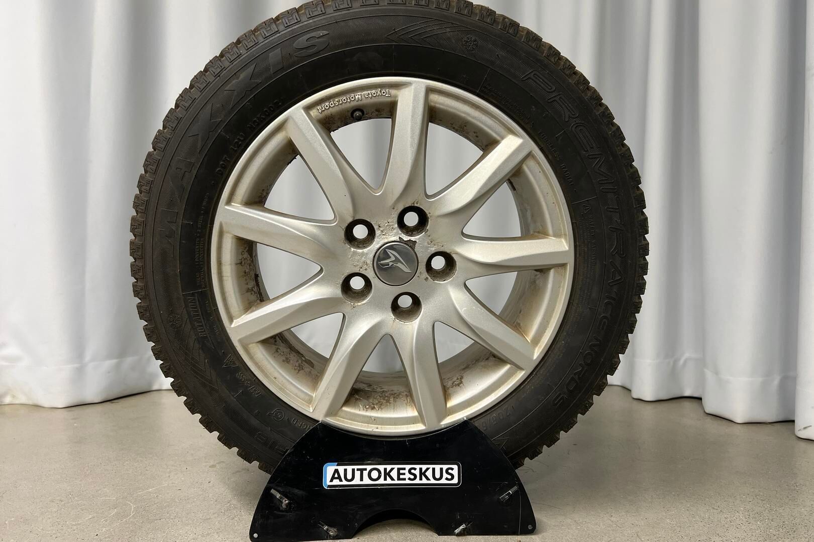 Toyota Avensis iso kuva 18