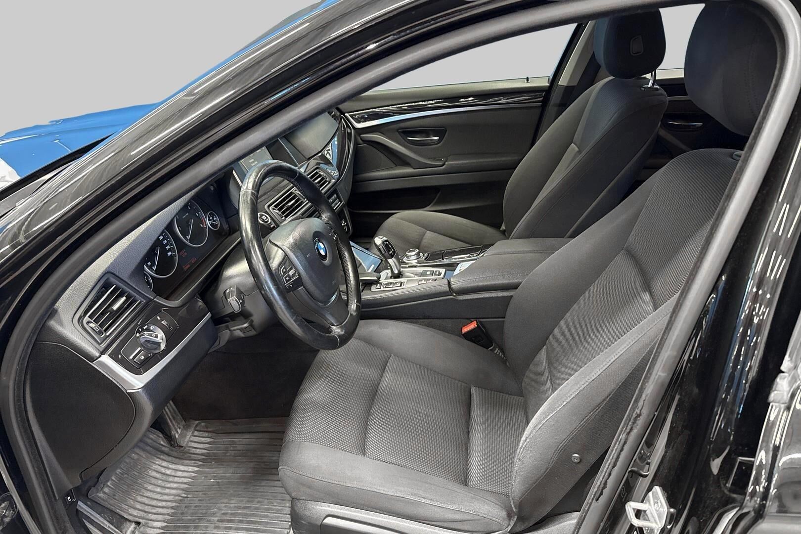 BMW 5-sarja iso kuva 5