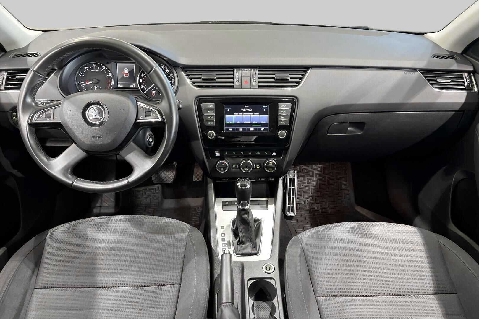 Skoda Octavia iso kuva 11