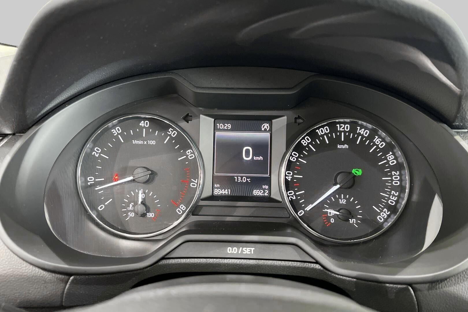 Skoda Octavia iso kuva 14