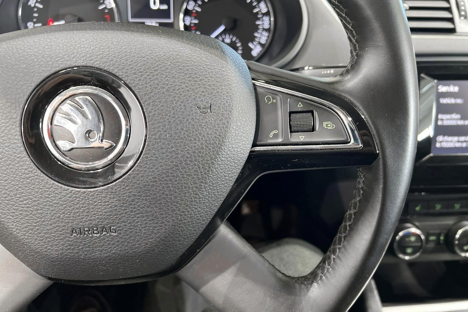 Skoda Octavia iso kuva 21