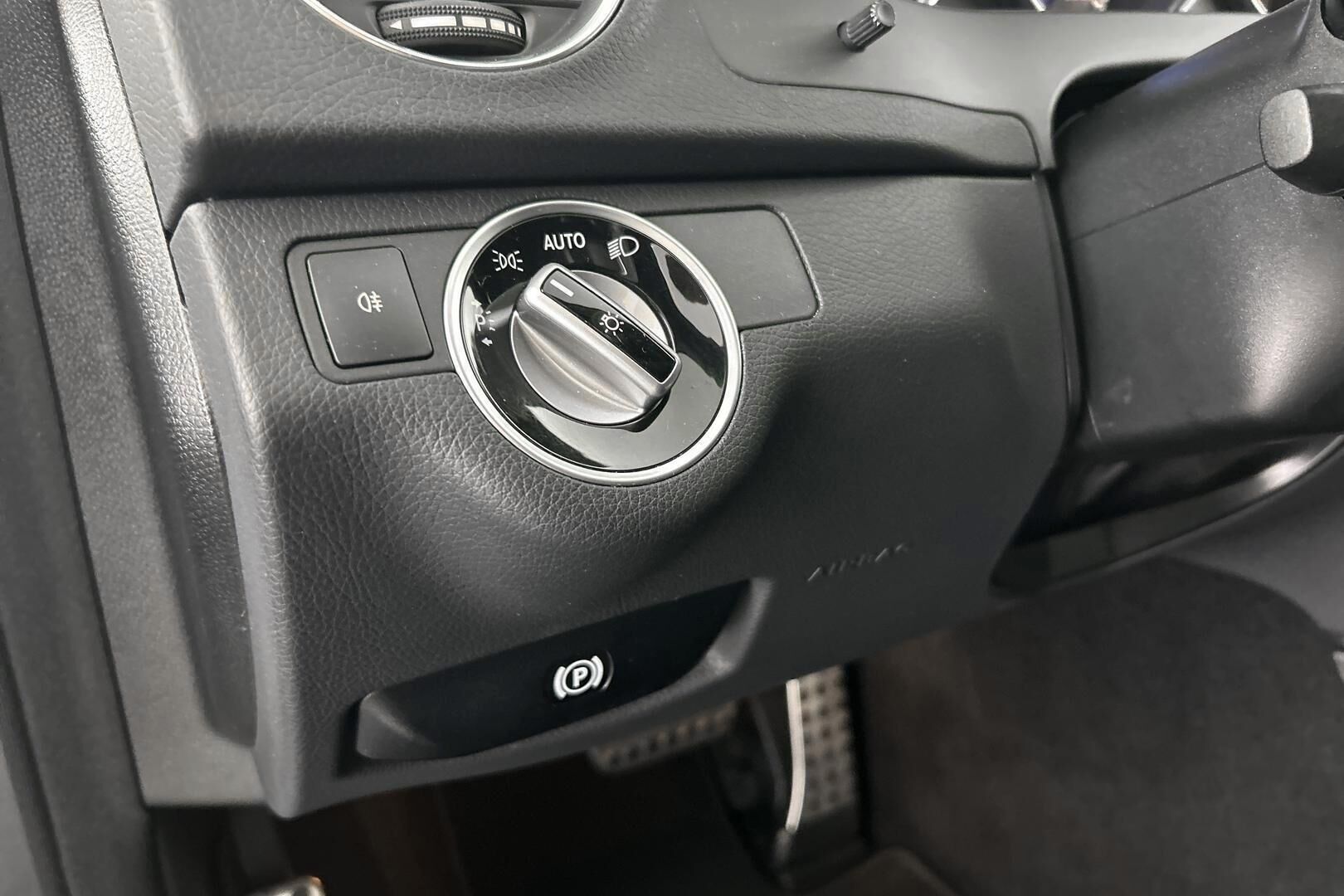 Mercedes-Benz C iso kuva 18