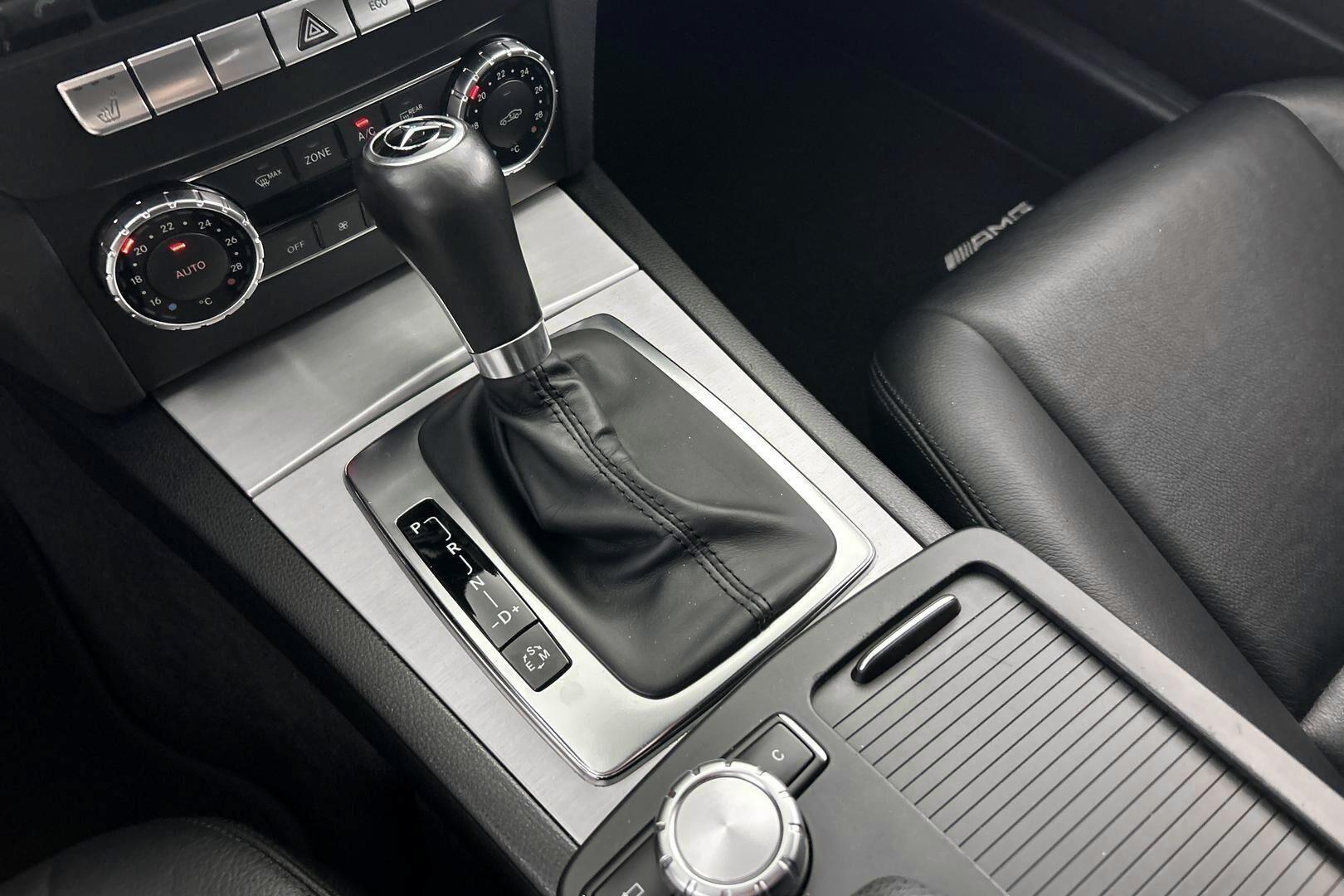 Mercedes-Benz C iso kuva 19