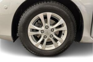 Toyota Auris esikatselu 13