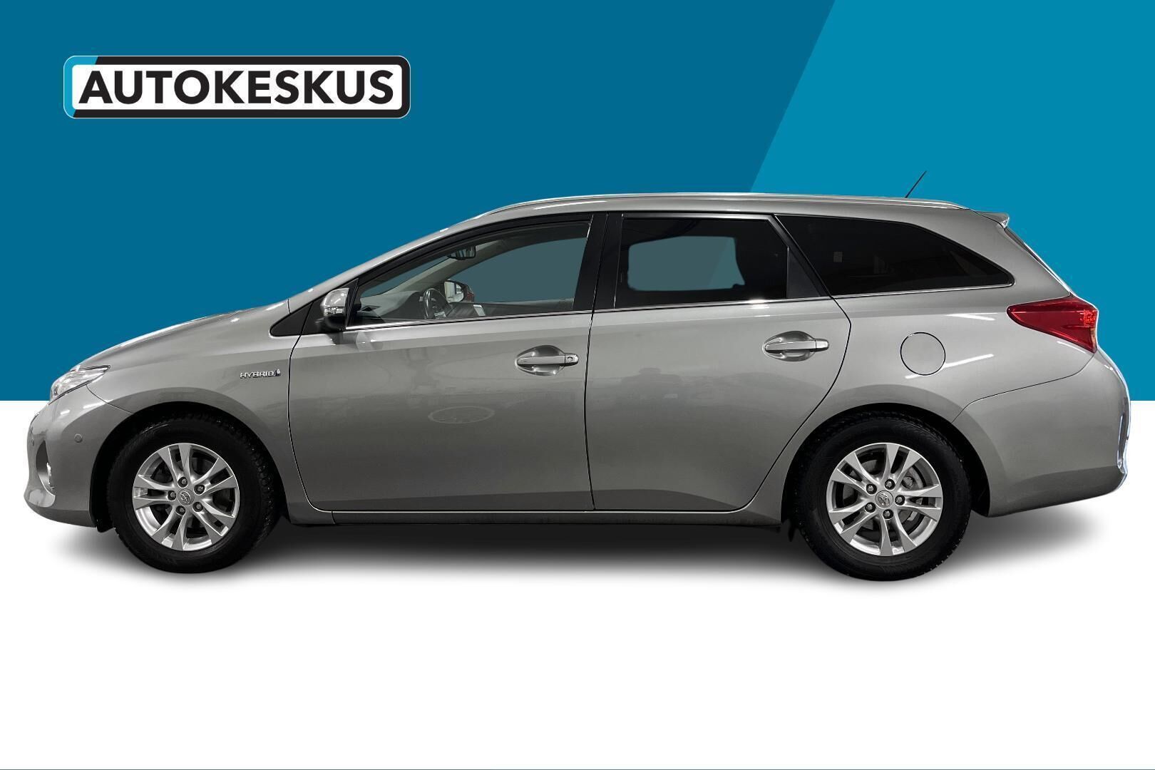 Toyota Auris iso kuva 8