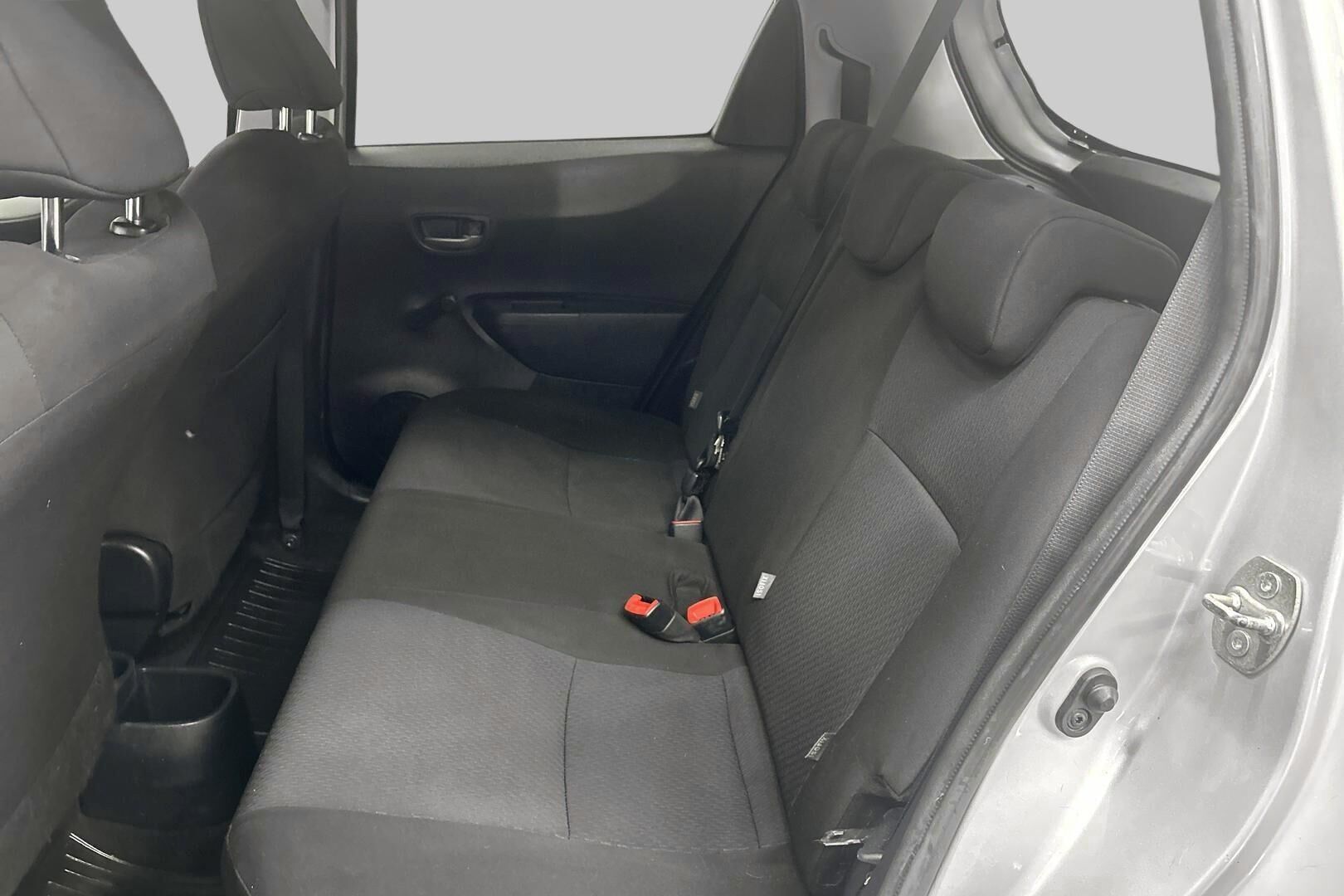 Toyota Yaris iso kuva 10