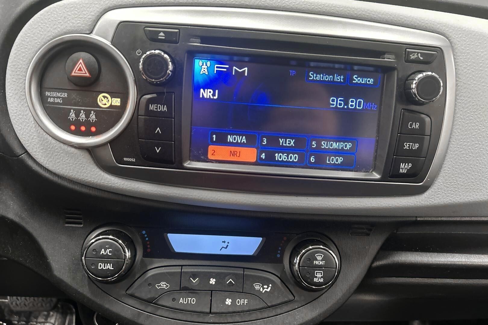 Toyota Yaris iso kuva 15