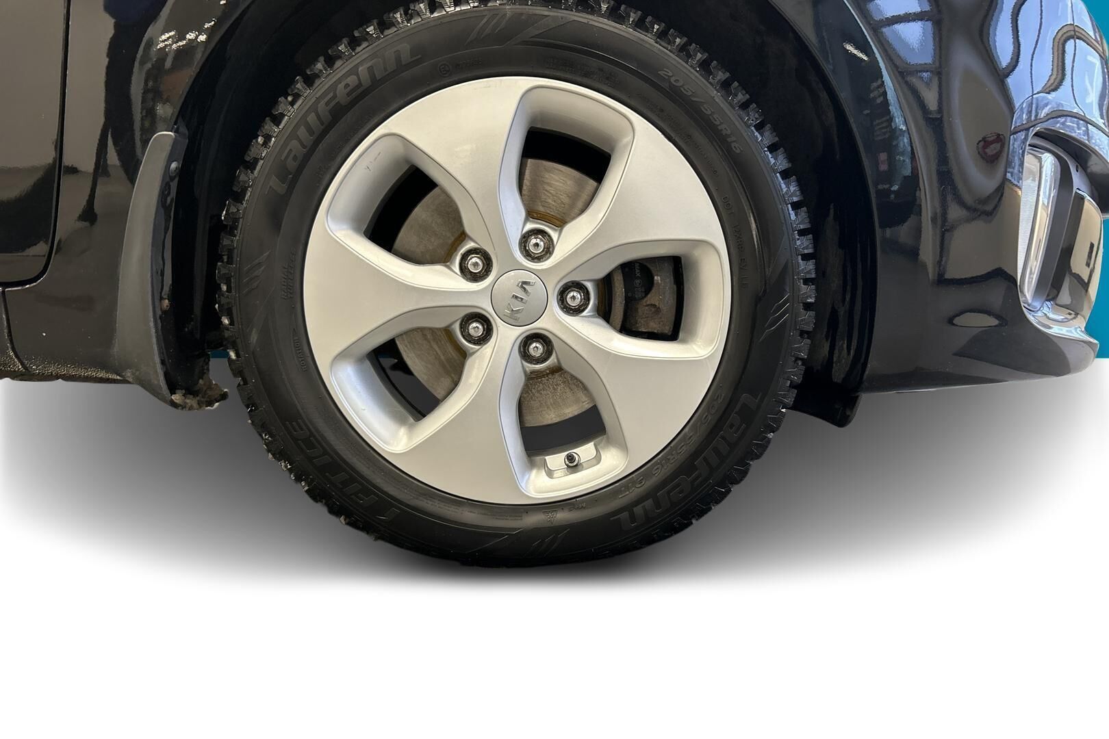 Kia Carens iso kuva 13