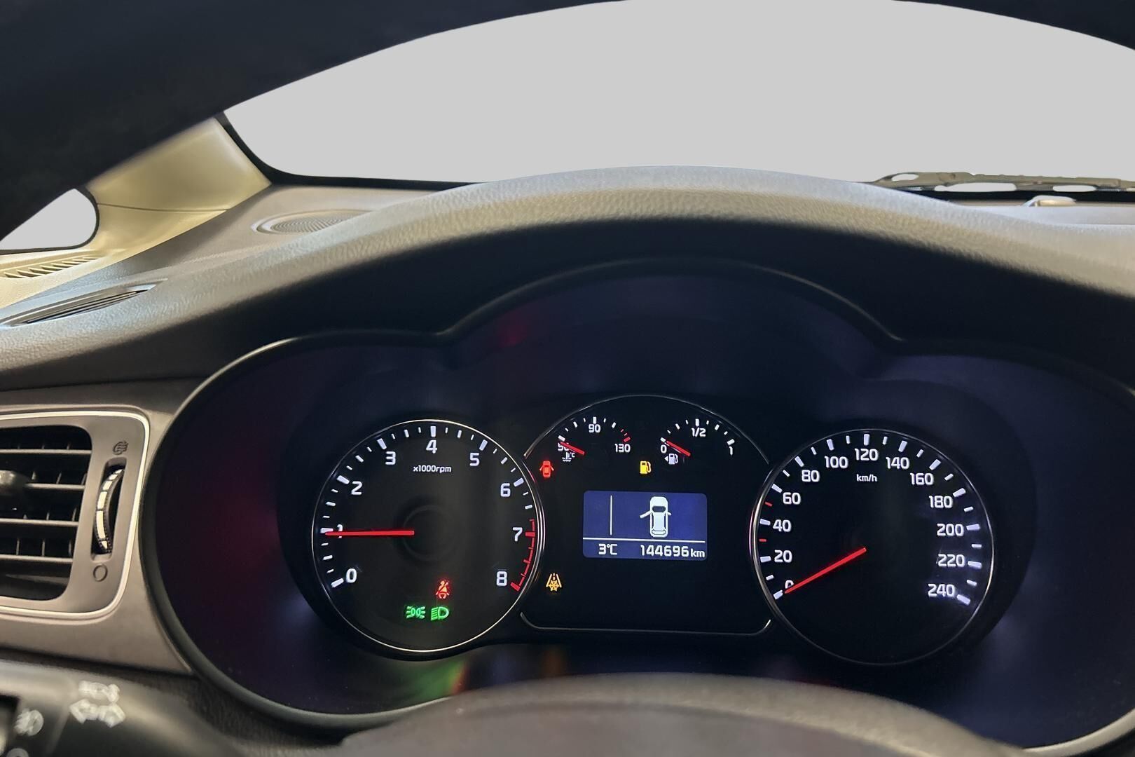 Kia Carens iso kuva 14