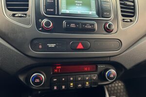 Kia Carens esikatselu 17