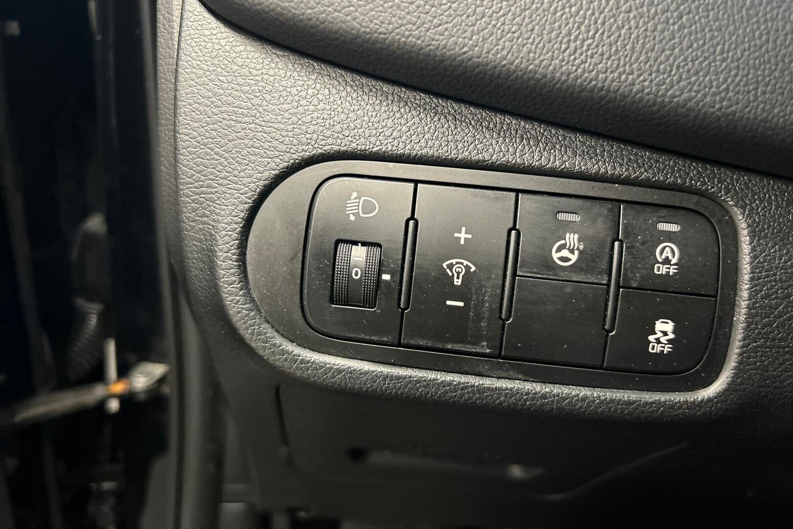 Kia Carens iso kuva 21