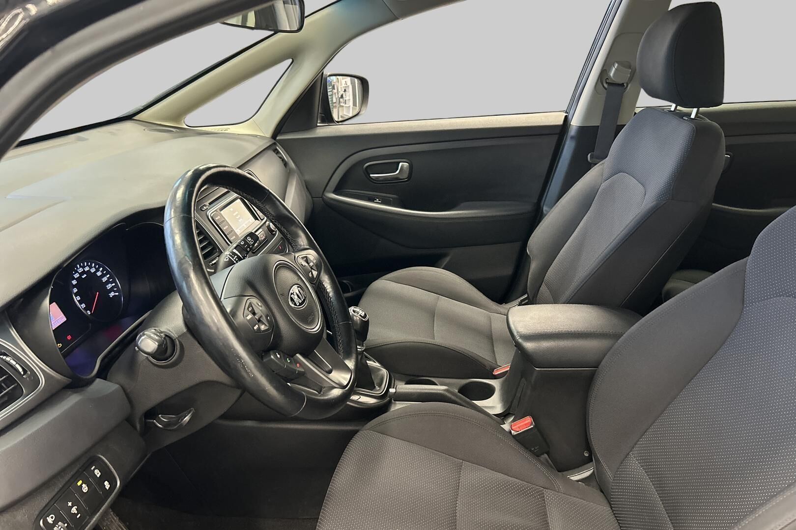 Kia Carens iso kuva 9