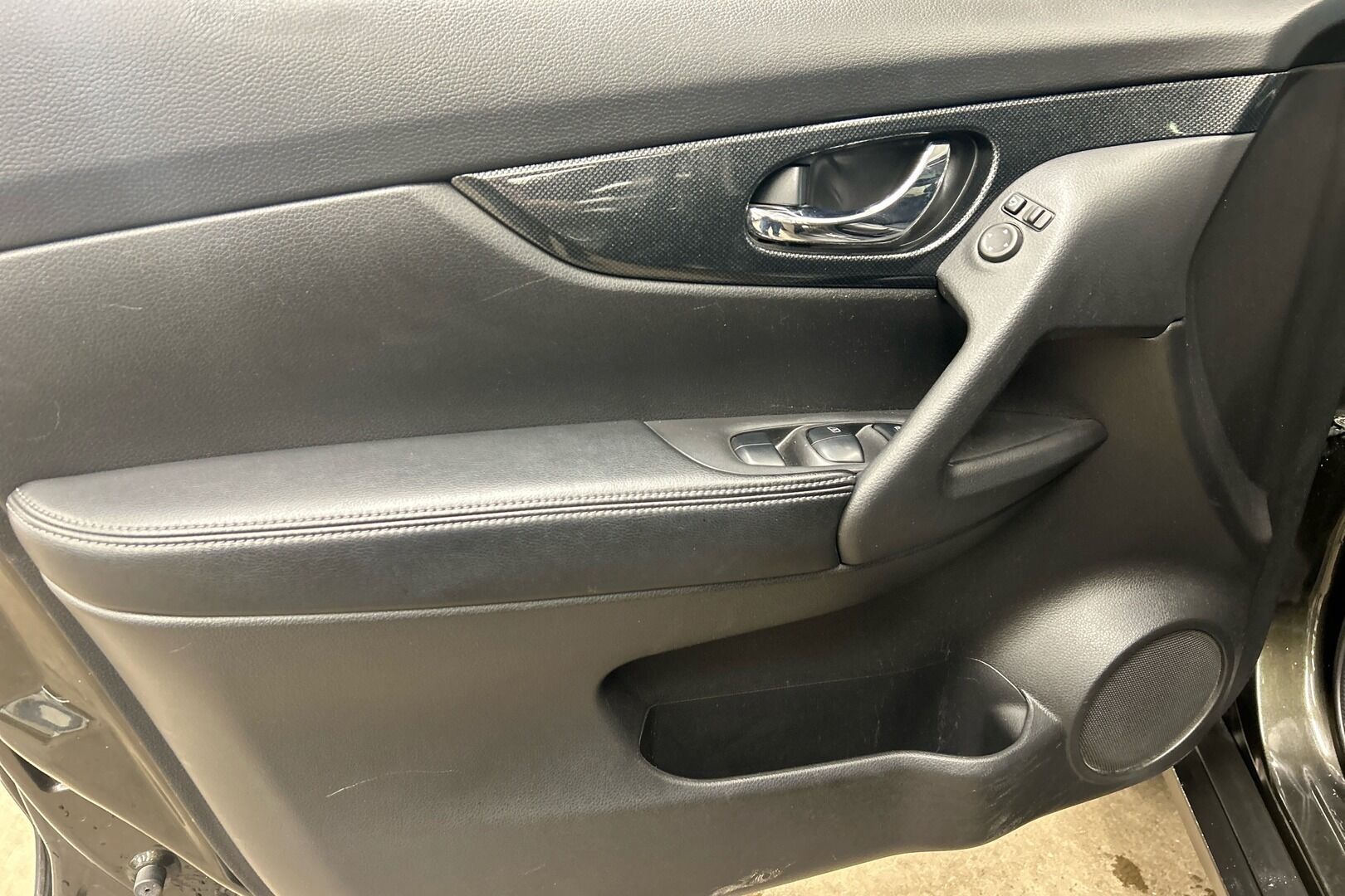 Nissan X-Trail iso kuva 11