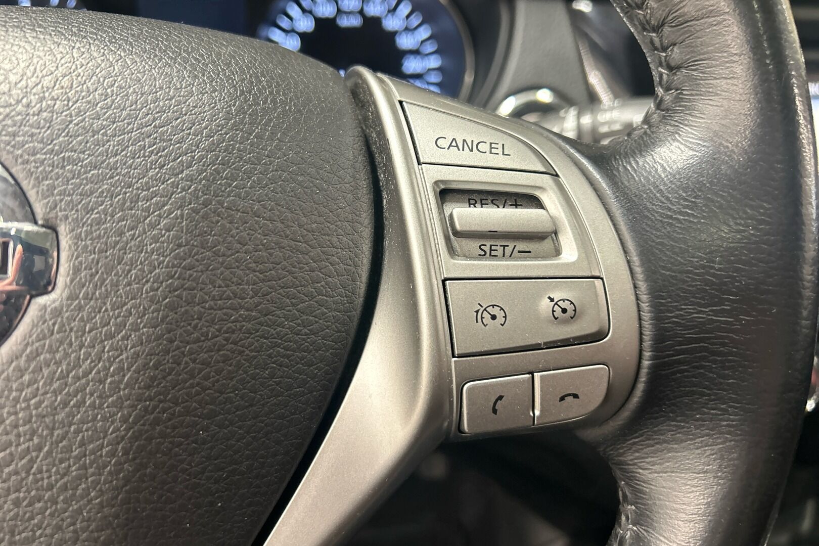 Nissan X-Trail iso kuva 14