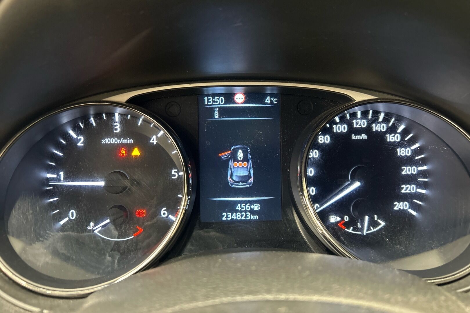 Nissan X-Trail iso kuva 15