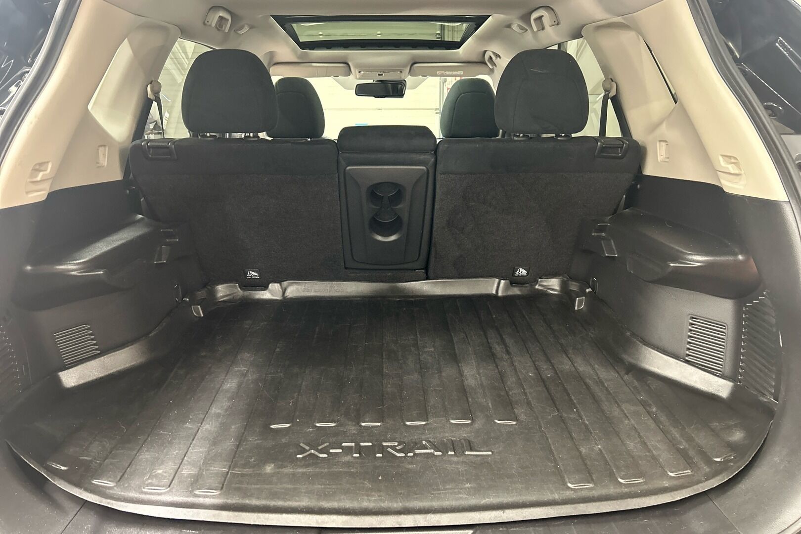 Nissan X-Trail iso kuva 9