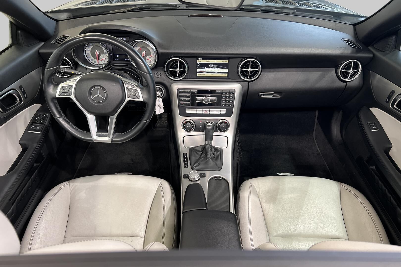 Mercedes-Benz SLK iso kuva 10