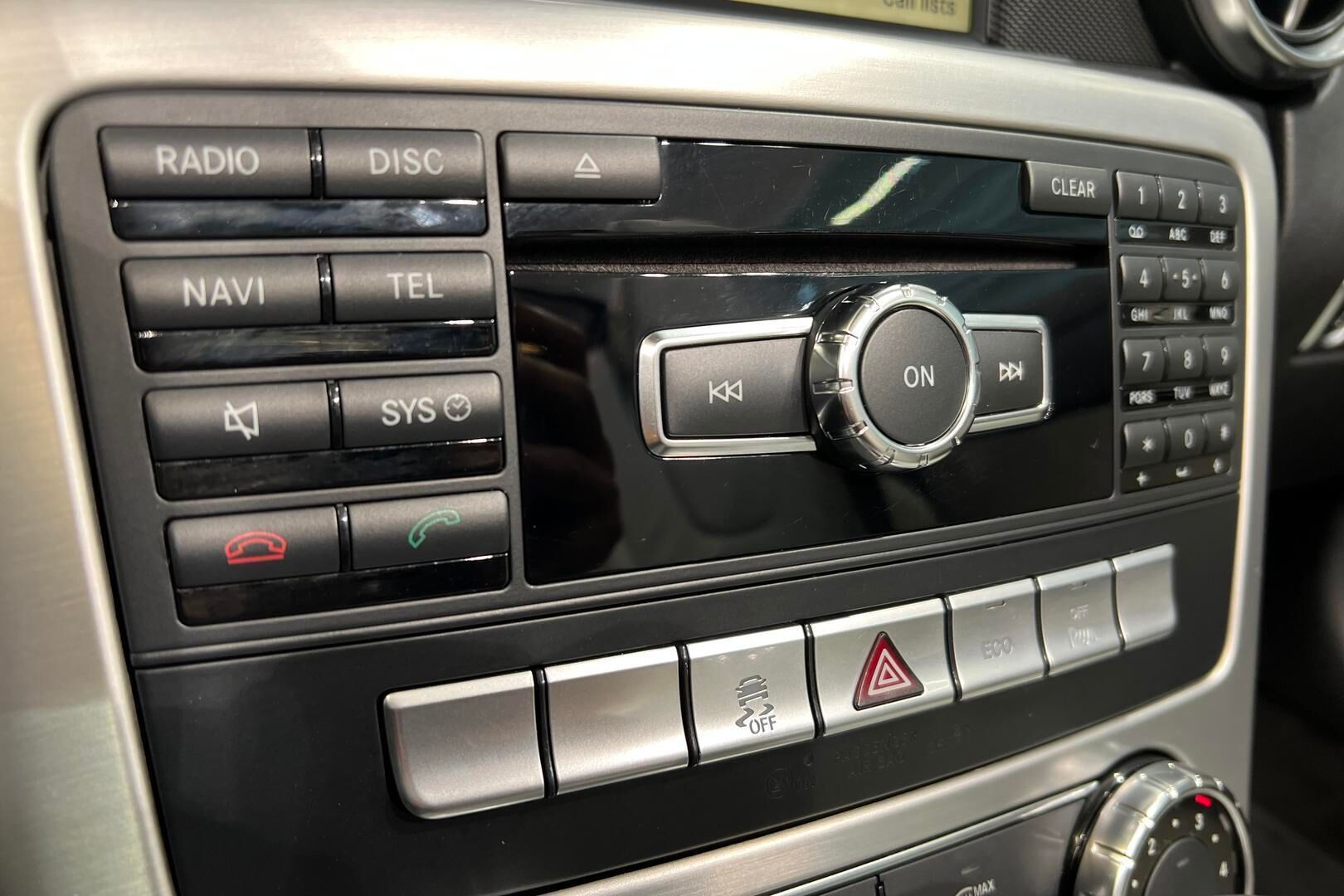 Mercedes-Benz SLK iso kuva 16