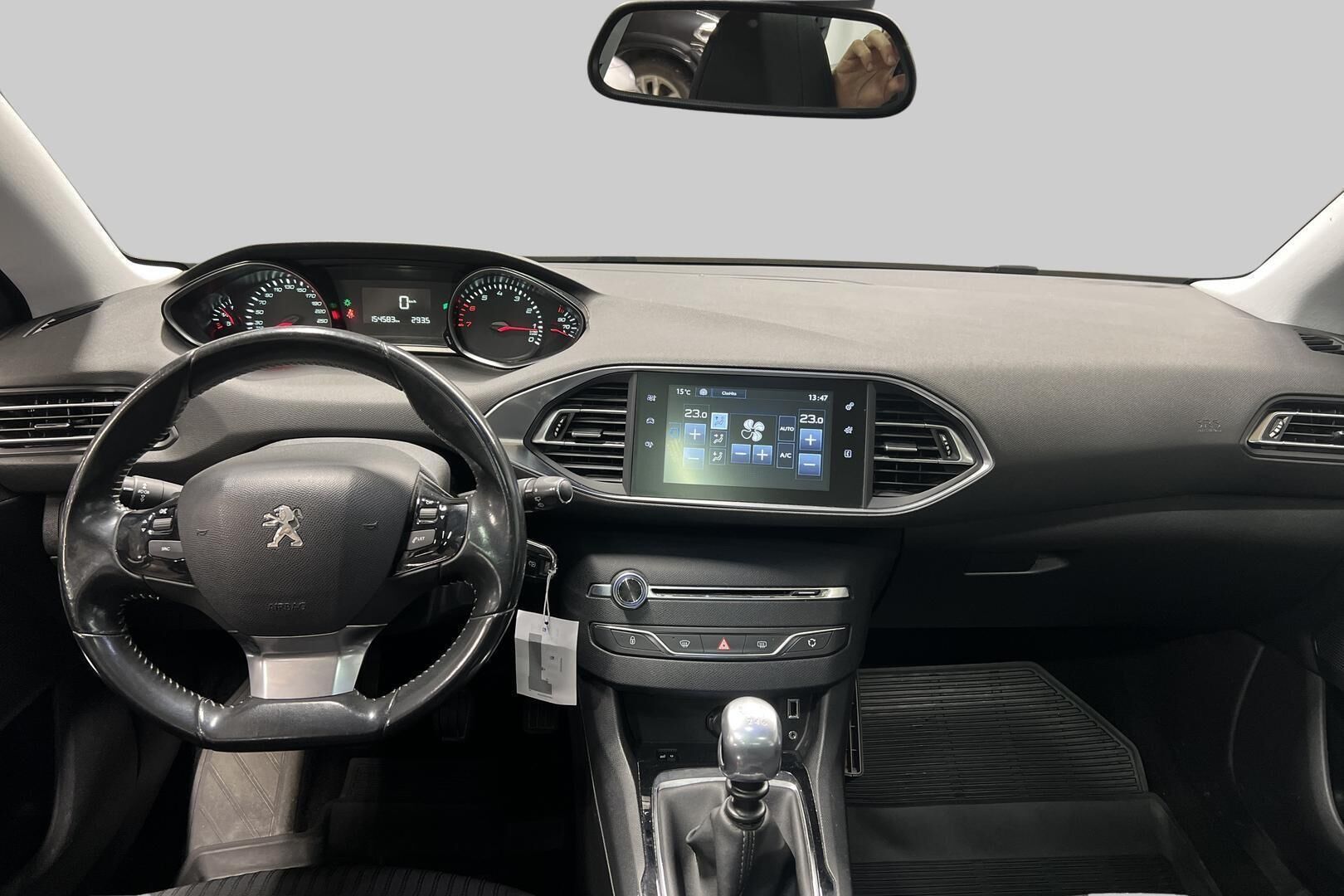 Peugeot 308 iso kuva 11