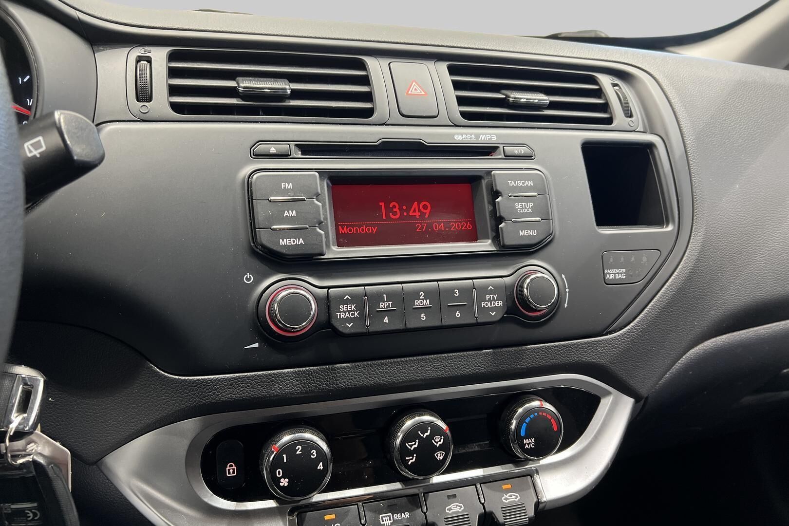 Kia Rio iso kuva 15