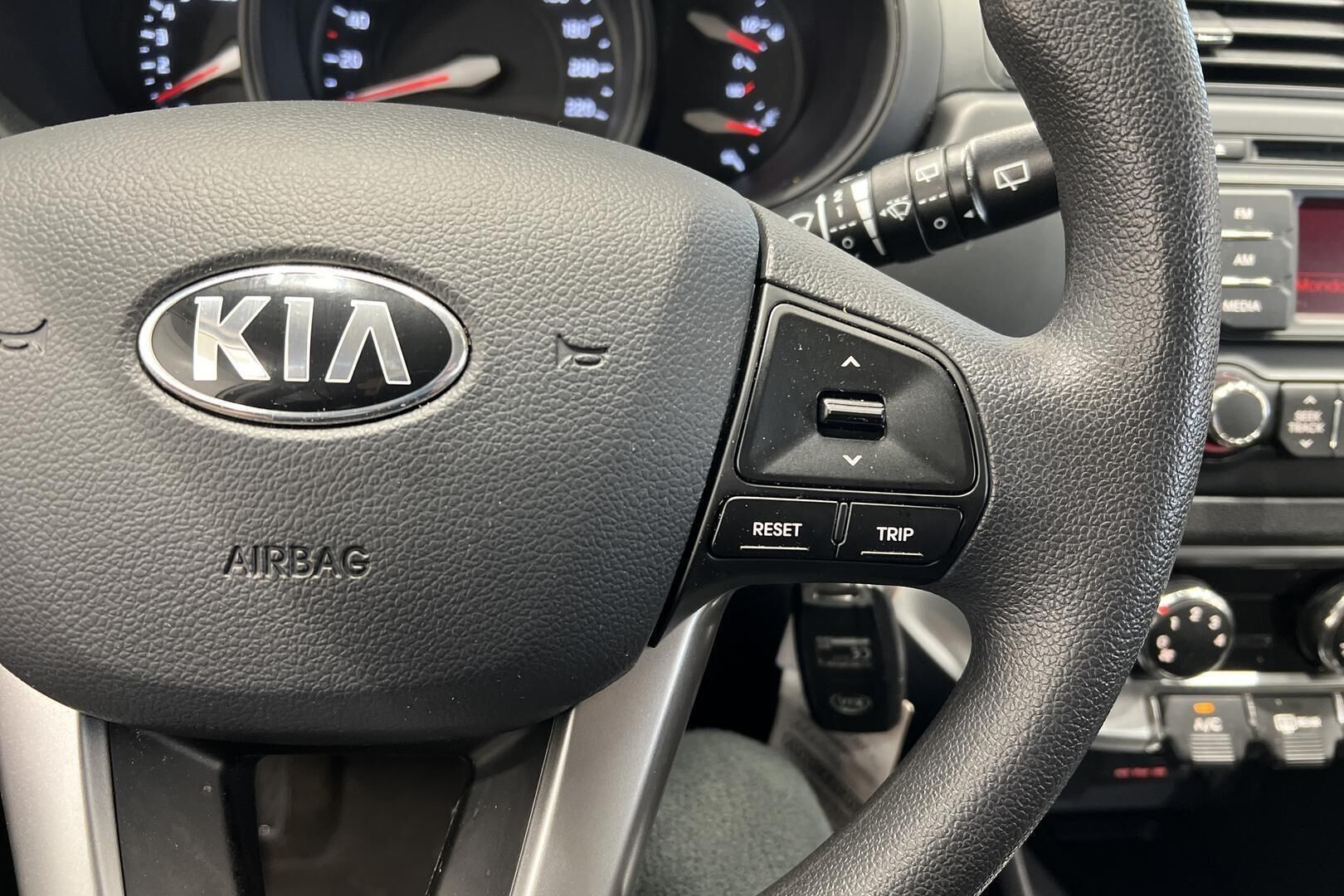 Kia Rio iso kuva 18