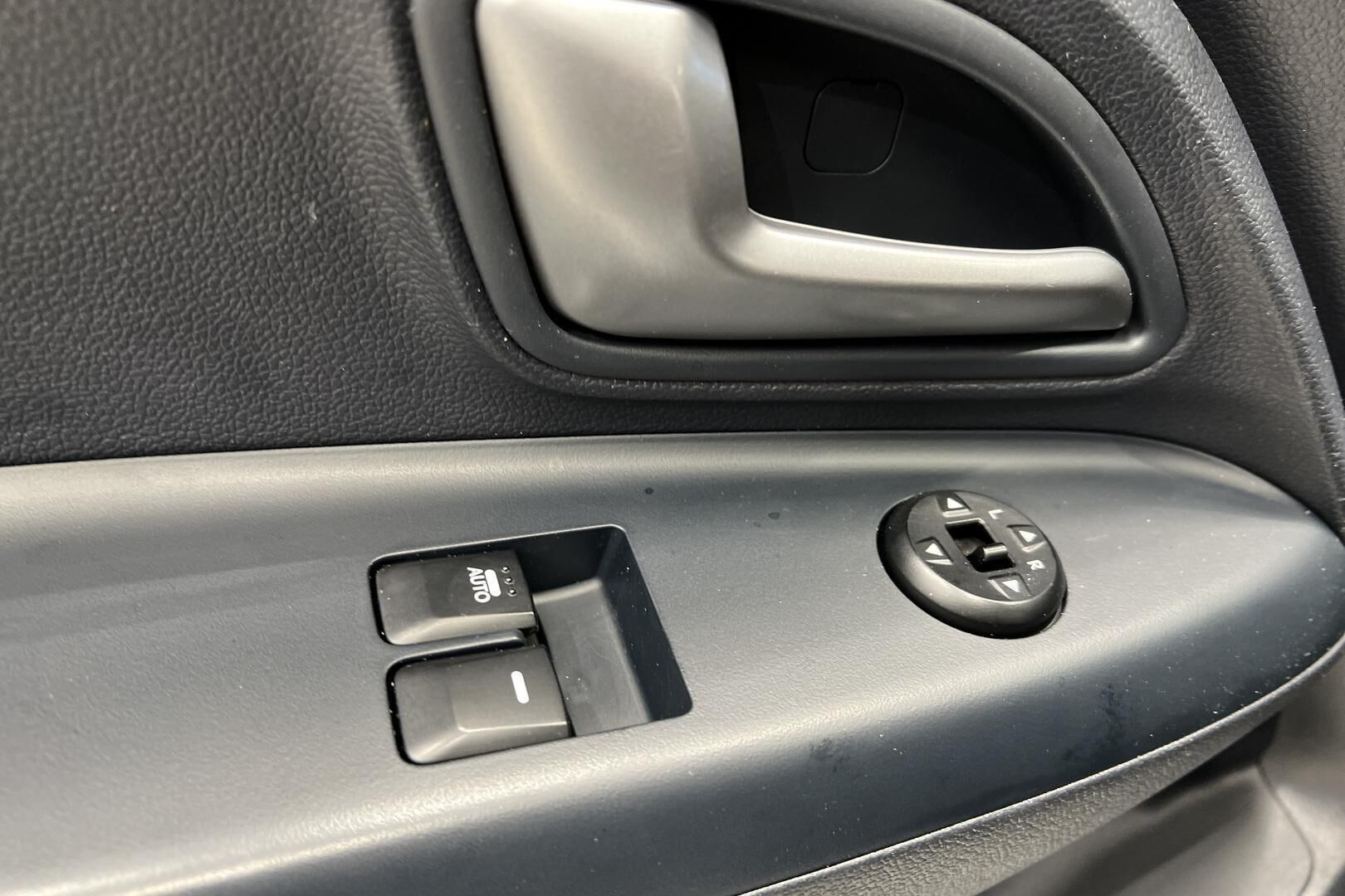 Kia Rio iso kuva 20