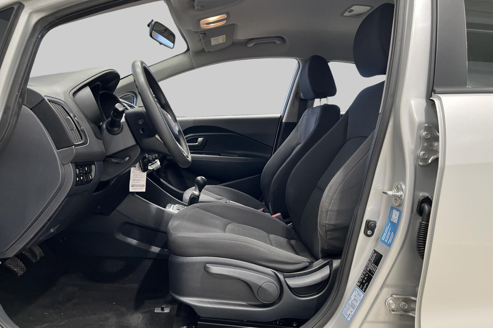 Kia Rio iso kuva 9