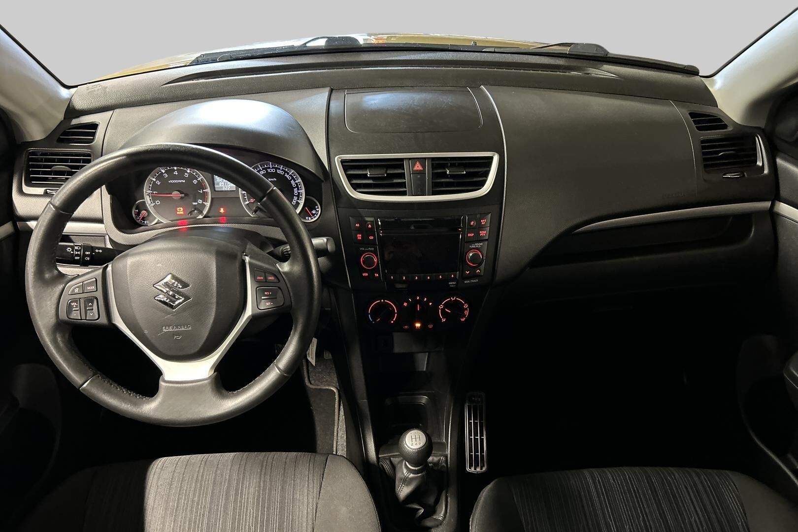 Suzuki Swift iso kuva 16