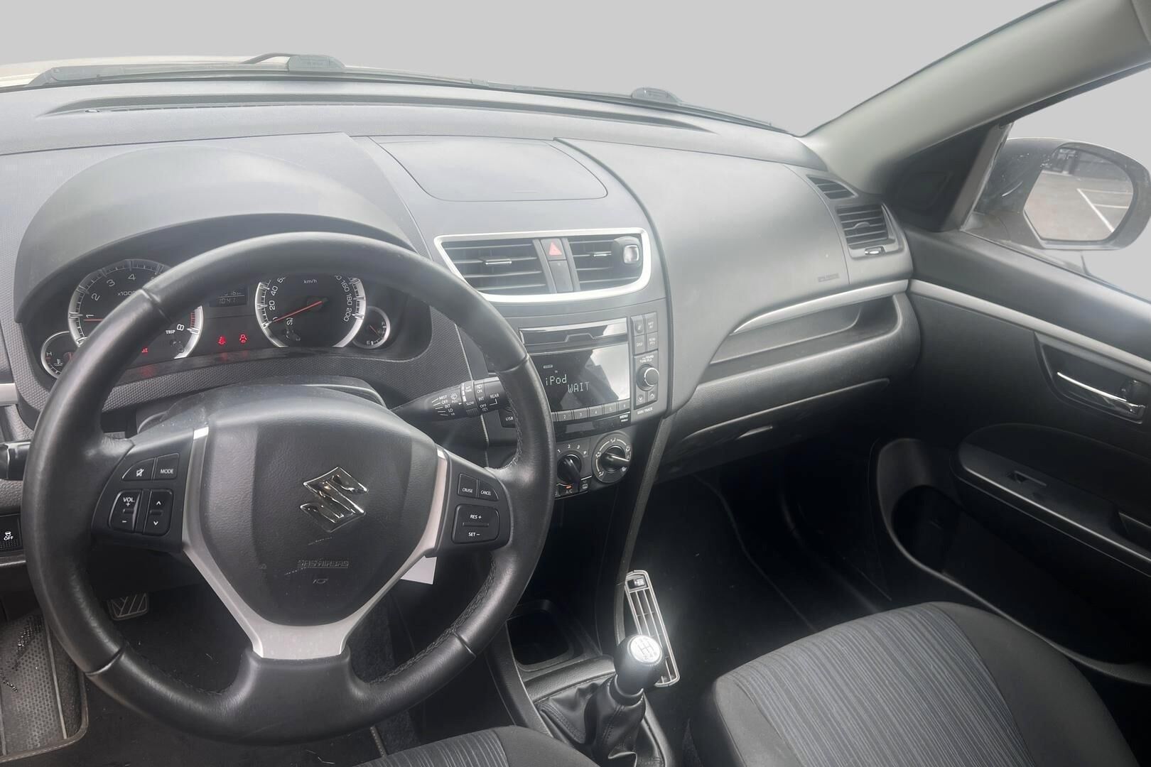 Suzuki Swift iso kuva 2