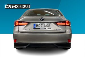 Lexus IS esikatselu 3