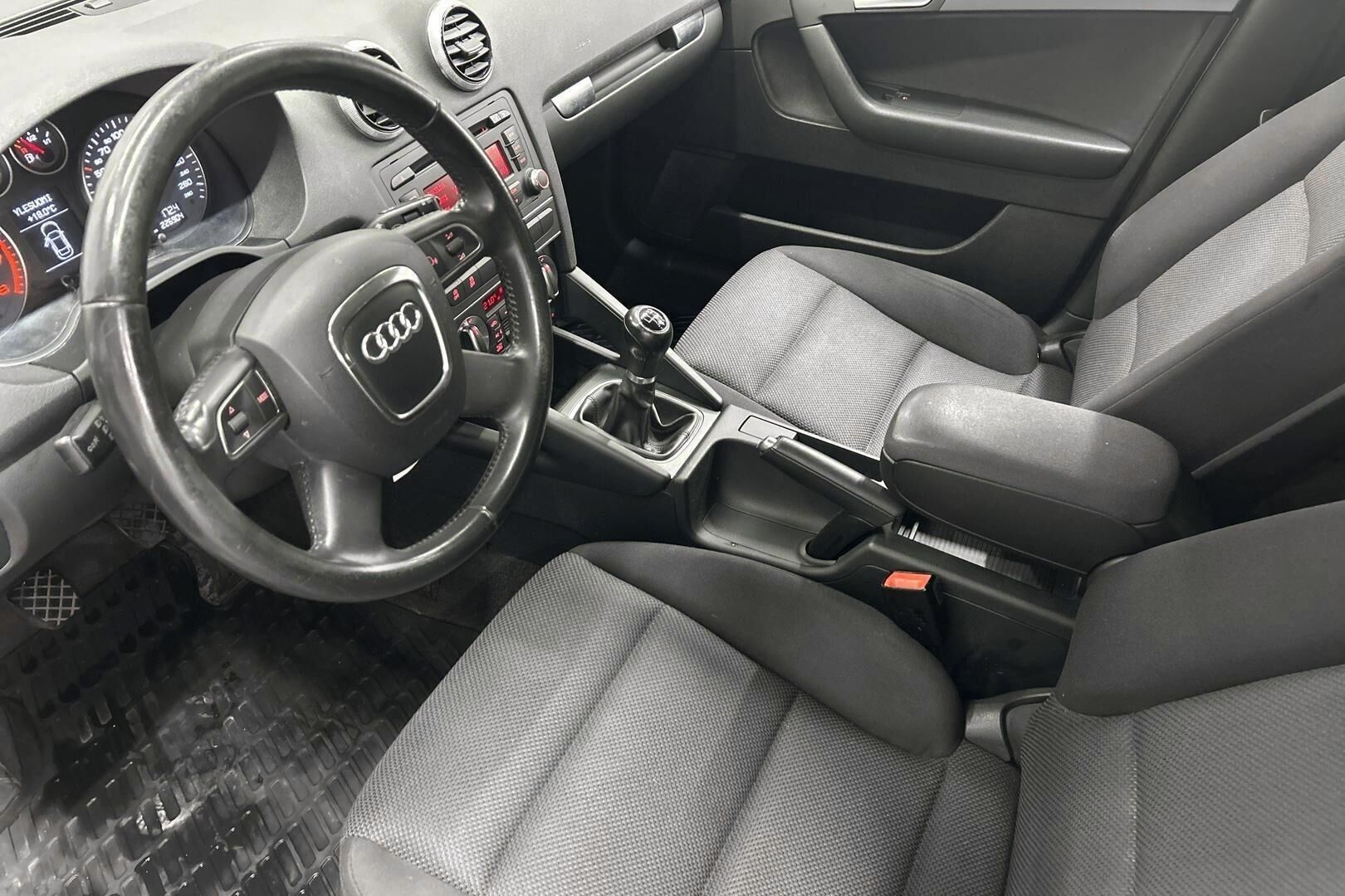 Audi A3 iso kuva 8