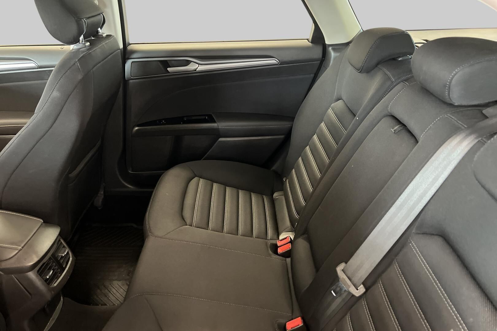 Ford Mondeo iso kuva 10